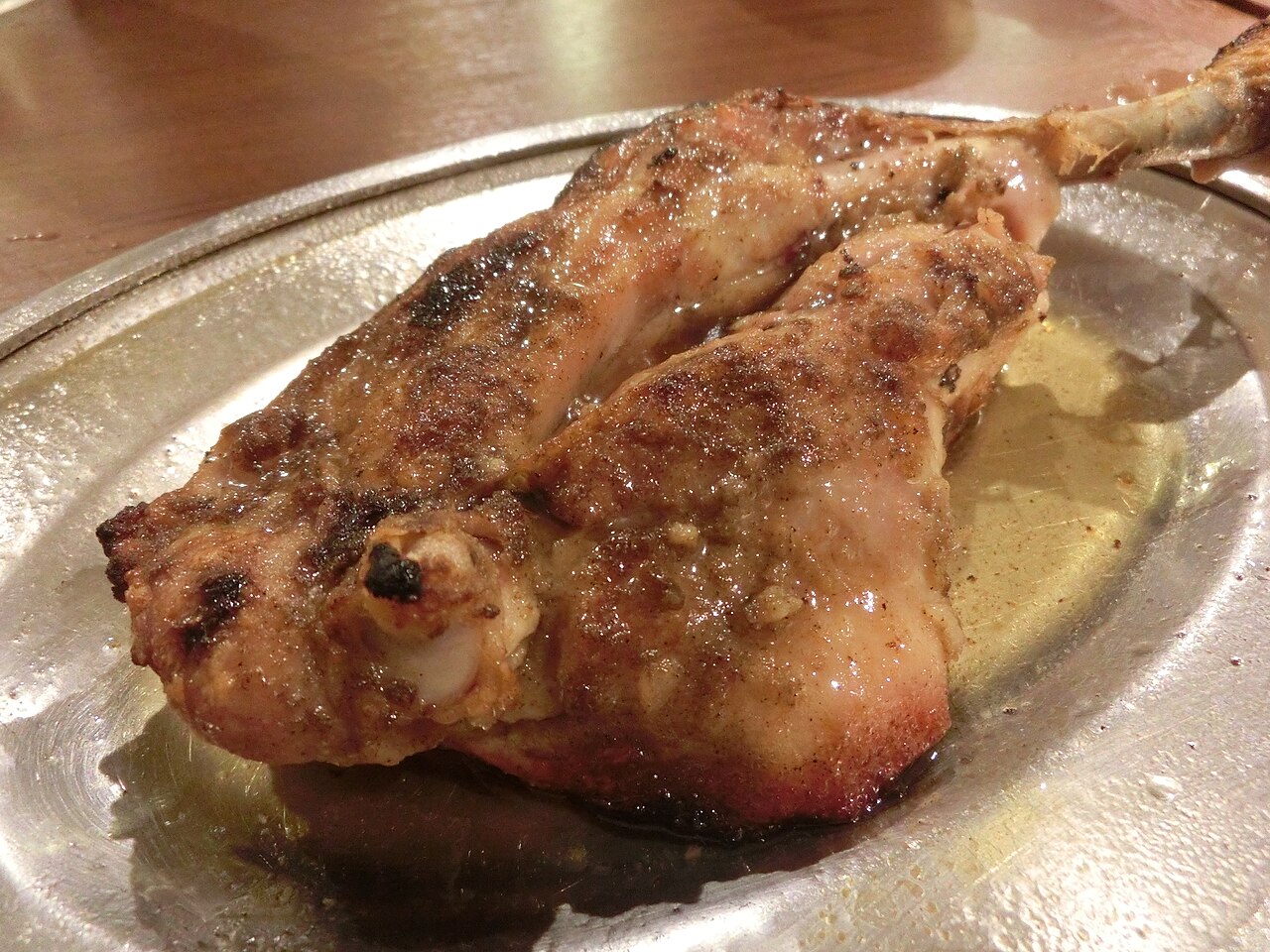 夕食：骨付き鳥 一鶴 丸亀本店 写真1